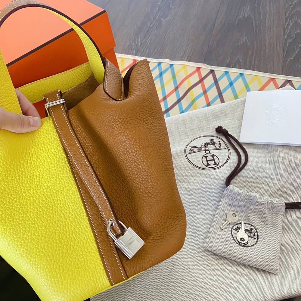 Hermes Taurillon Clemence Casaque Picotin 18 PM Lime Sesame